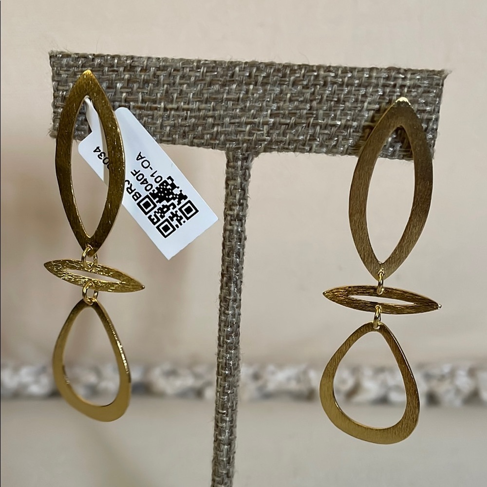 Elegant Gold Drop Earrings